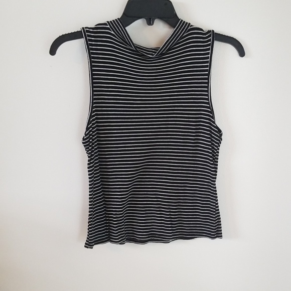 Top - Picture 3 of 4